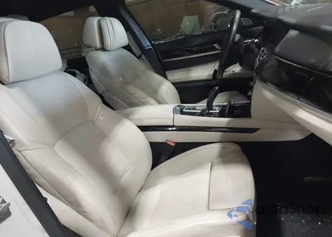 2013 BMW 750Li z USA, uszkodzony, nr VIN WBAYE8C5XDDS15973